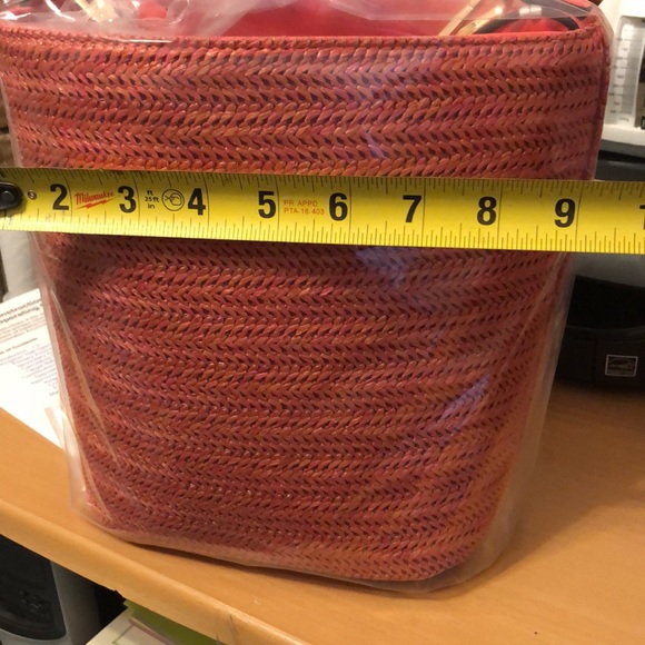 LaTerre NWT CORAL color straw Bucket Bag drawstring closure handle/crossbody - Picture 9 of 9